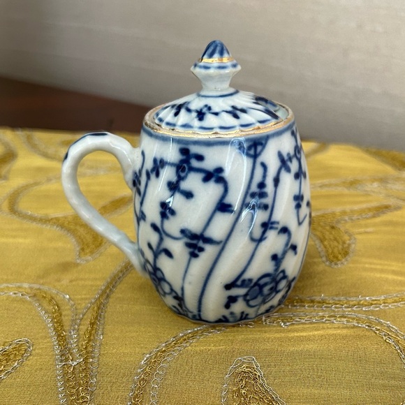 Royal Bayreuth Tettau Strawflower Antique Porcelain 3 3/8" Mustard/Jam cup, Blue - Picture 9 of 14